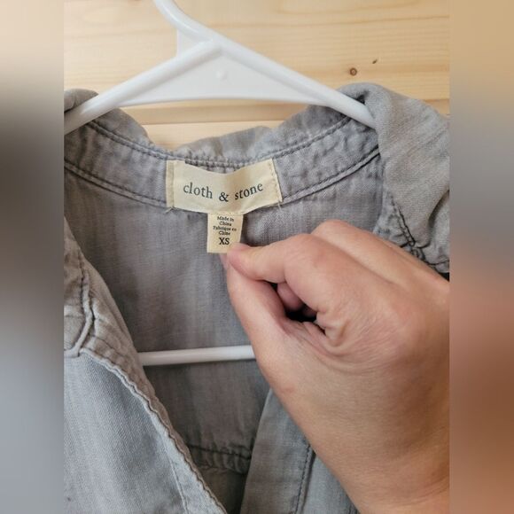 Cloth and Stone (Anthropologie) Ombré Button-Down Shirt, Grey, Size XS - Picture 5 of 6